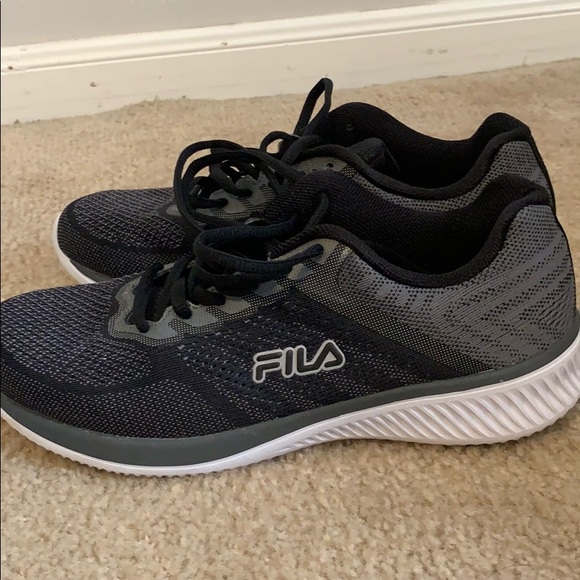 Memory foam fila shoes - Picture 2 of 3